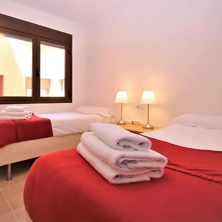 Hannah Daire Estepona